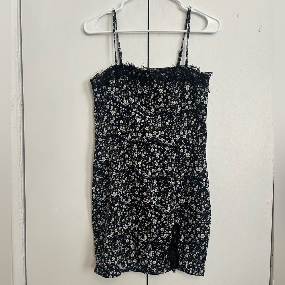 Pretty Little Thing Navy Floral Dress